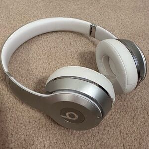 Silver Beats Solo 3 by Dre